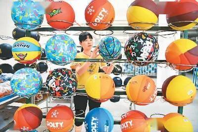 跨境電商規(guī)模5年增長(zhǎng)近10倍 市場(chǎng)采購(gòu)貿(mào)易方式快速發(fā)展